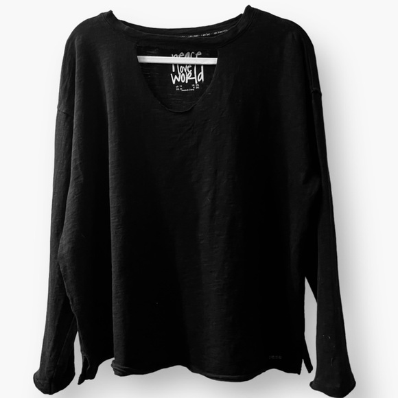 Peace Love World Long Sleeve Cut Out Tee. Black. Size 1X. - Picture 10 of 15